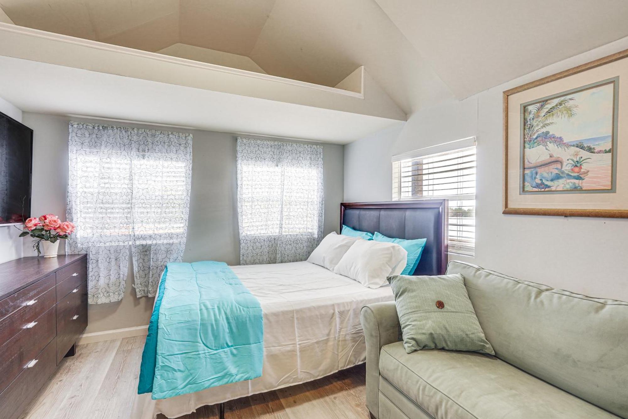 Lakefront Panama City Studio With Hot Tub Access エクステリア 写真
