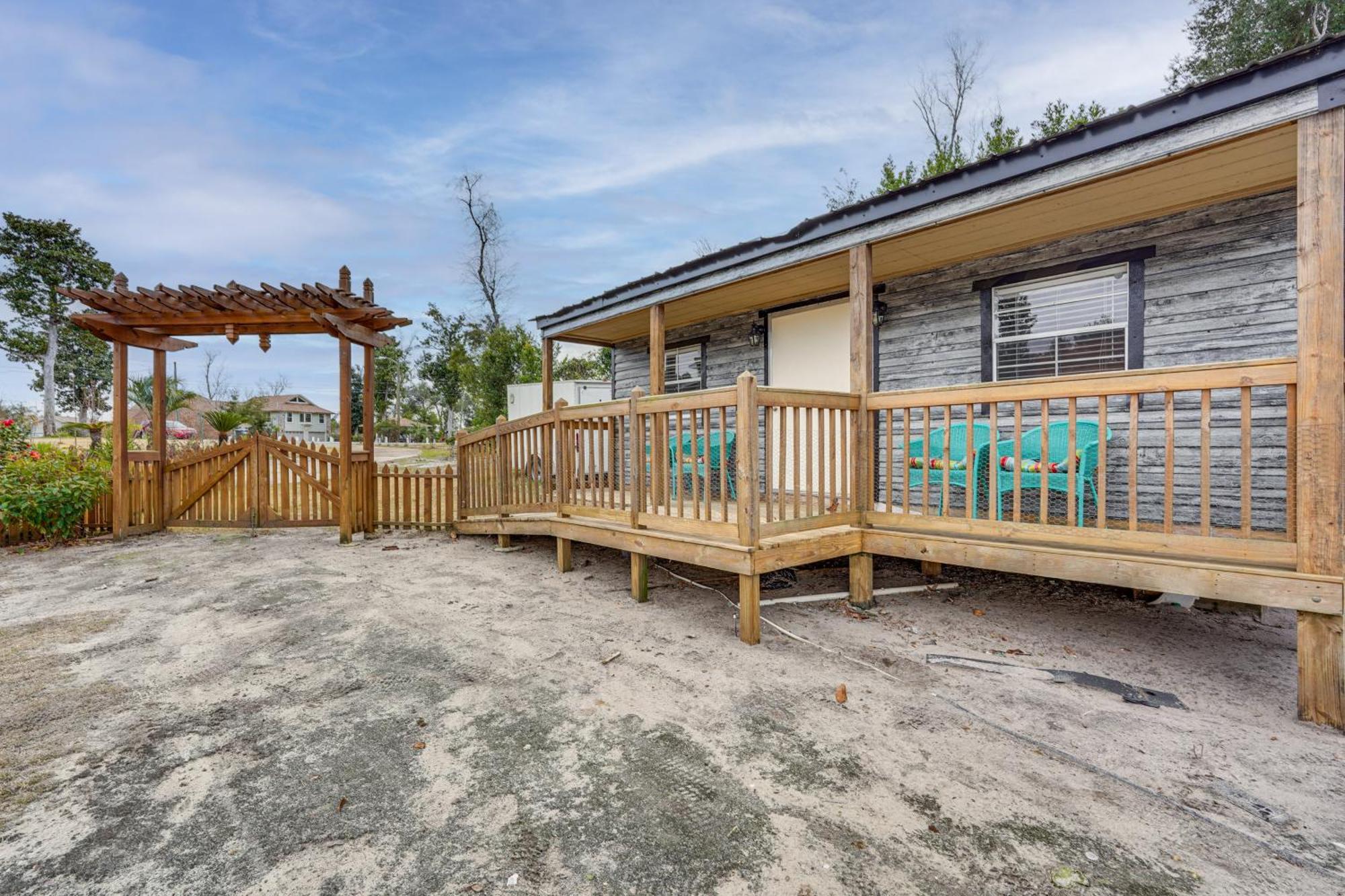 Lakefront Panama City Studio With Hot Tub Access エクステリア 写真