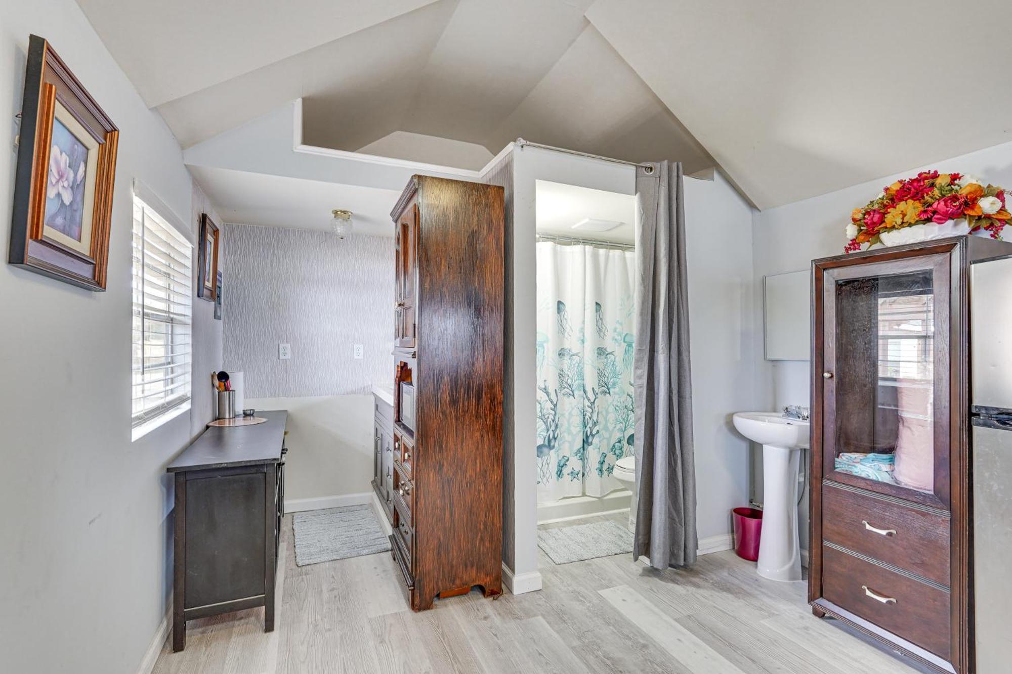 Lakefront Panama City Studio With Hot Tub Access エクステリア 写真