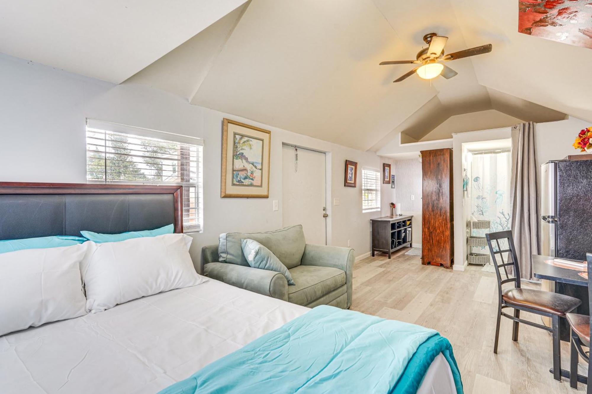 Lakefront Panama City Studio With Hot Tub Access エクステリア 写真