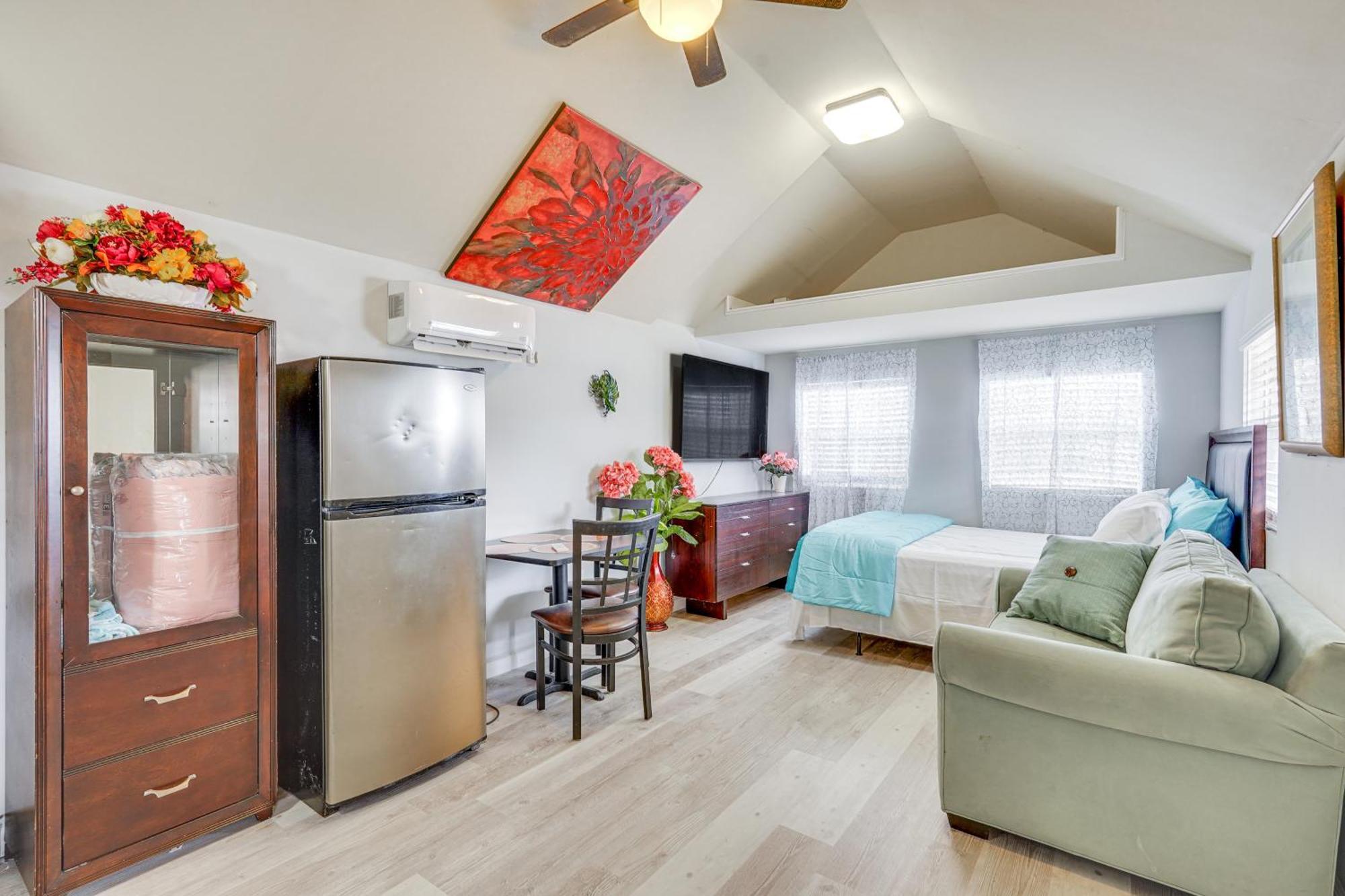 Lakefront Panama City Studio With Hot Tub Access エクステリア 写真